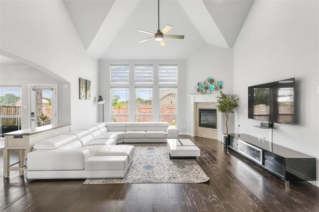 3217 Austin Bayou Trl - Photo 7 of 40