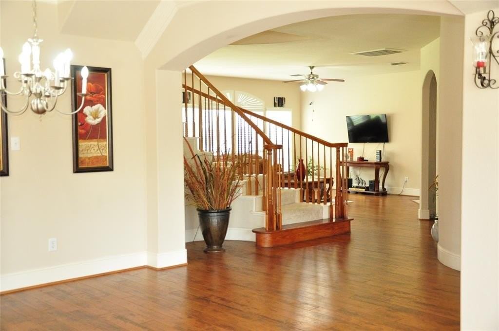 1312 Valley Vista Dr - Photo 3 of 23