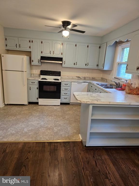439 Ridgemore St - Photo 6 of 17