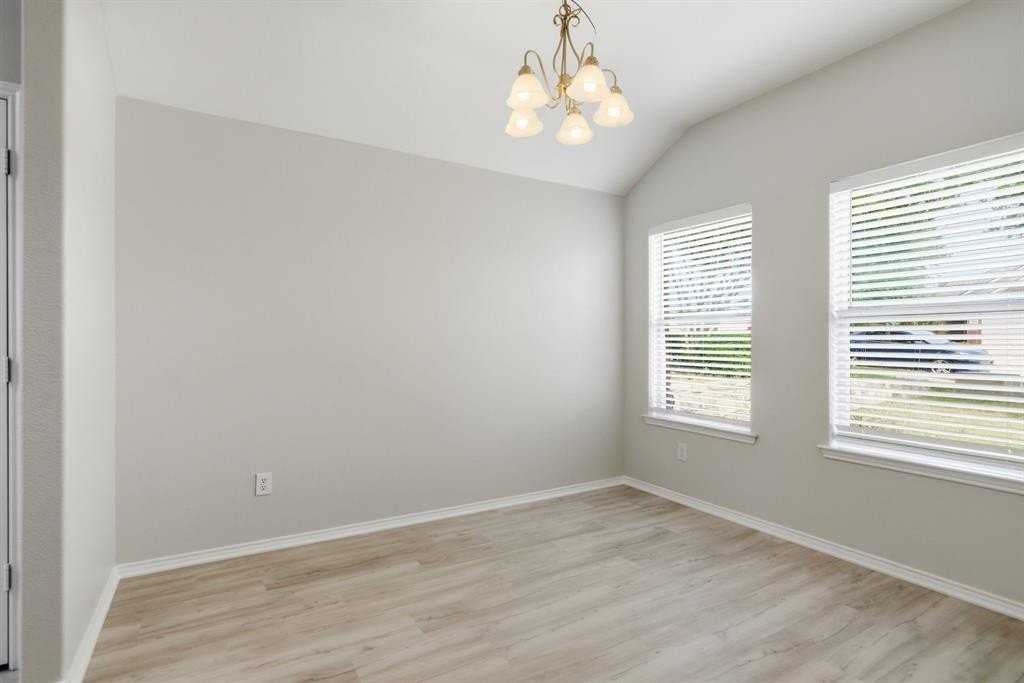 3804 Verde Dr - Photo 5 of 32