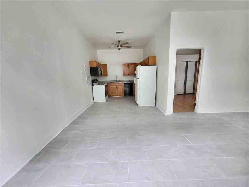 1101 3rd St - Photo 4 of 10