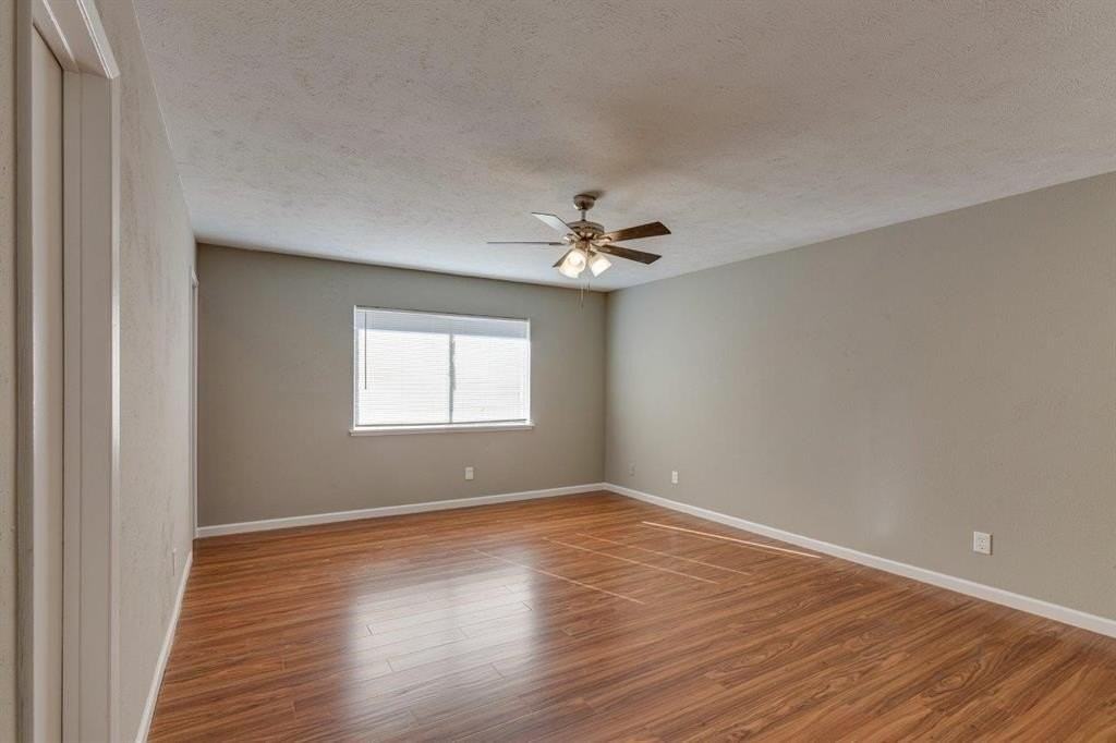 5709 Christie Ln - Photo 3 of 8