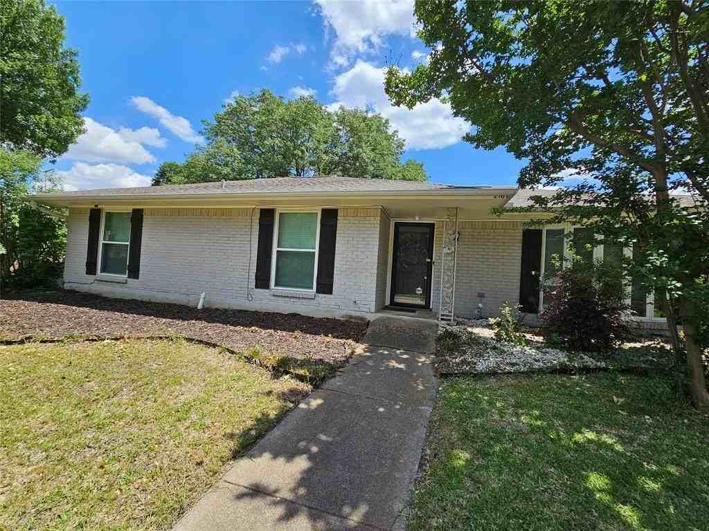 216 Wesley Dr - Photo 2 of 37