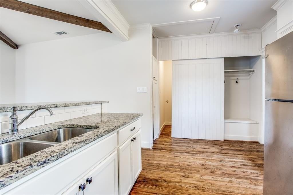 403 Parkview Ave - Photo 6 of 12