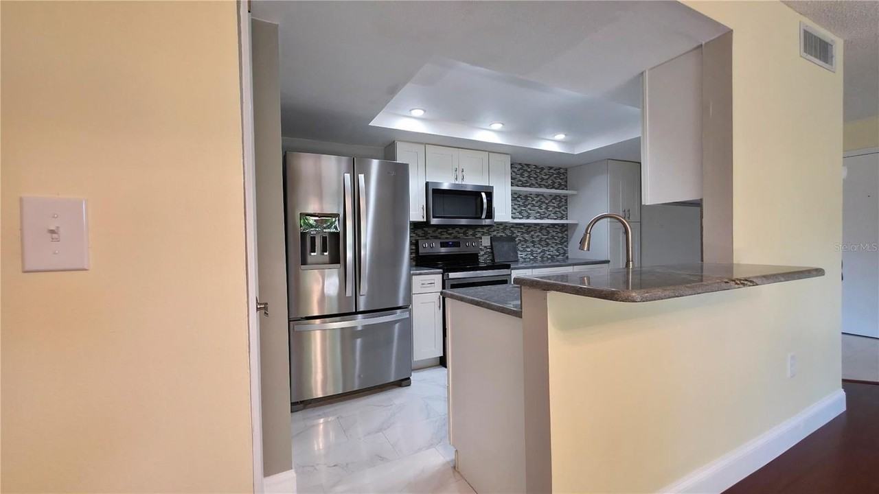 2025 Sylvester Rd - Photo 6 of 40