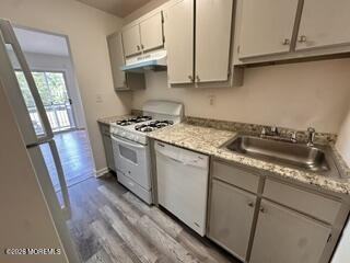 609 16th Ave - Photo 6 of 15