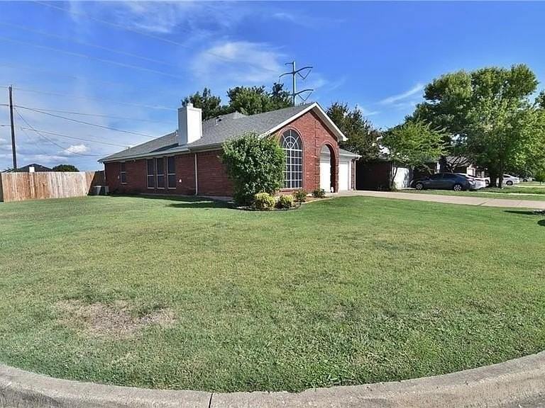 6323 Brookbriar Ct - Photo 3 of 36