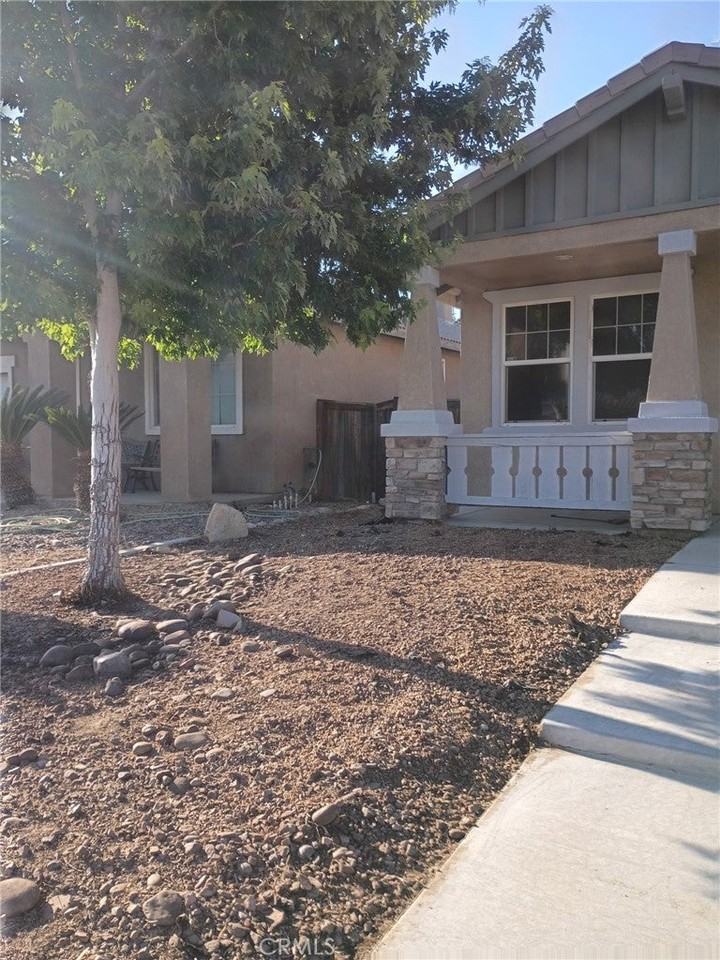 15940 Greyrock St - Photo 2 of 12