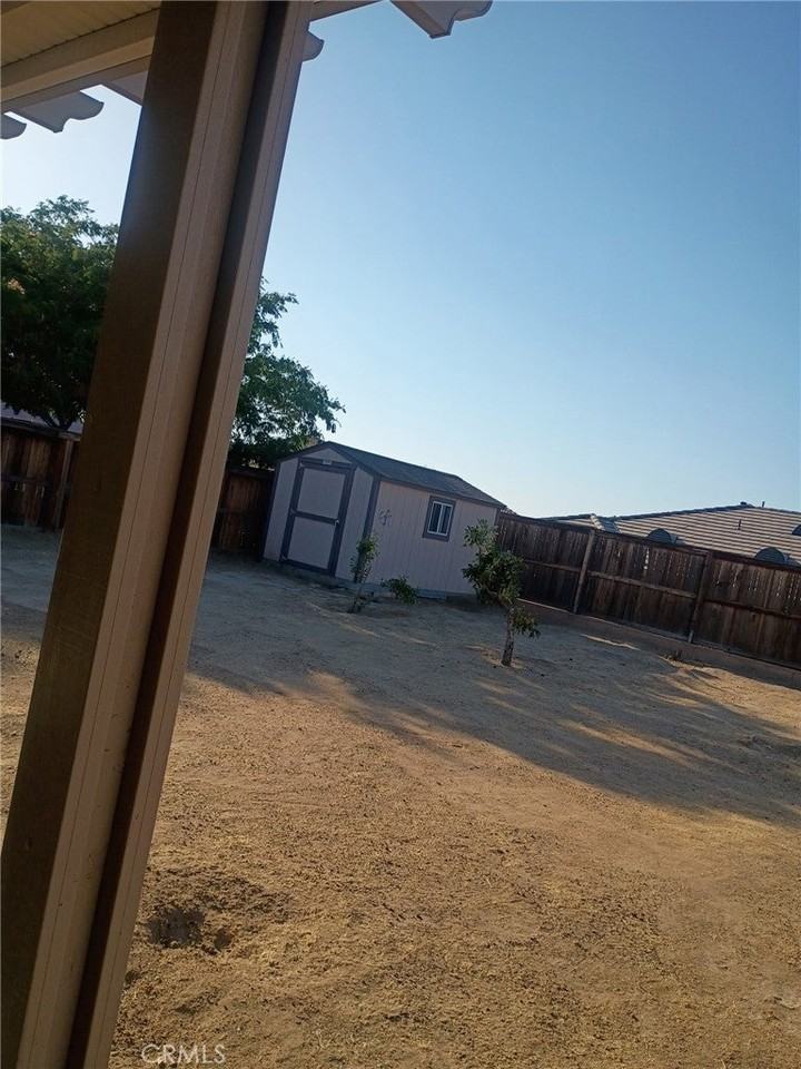 15940 Greyrock St - Photo 5 of 12