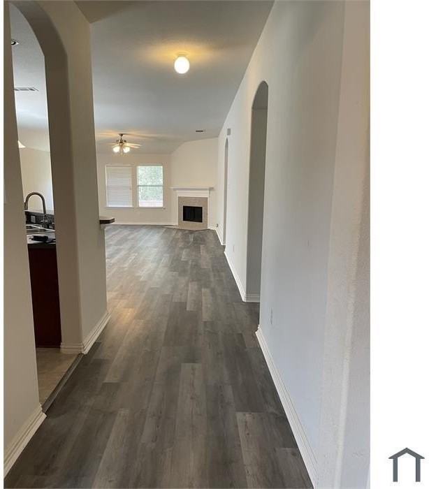 608 Creekside Dr - Photo 3 of 5