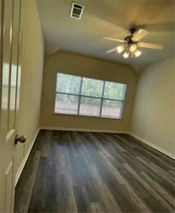 608 Creekside Dr - Photo 5 of 5