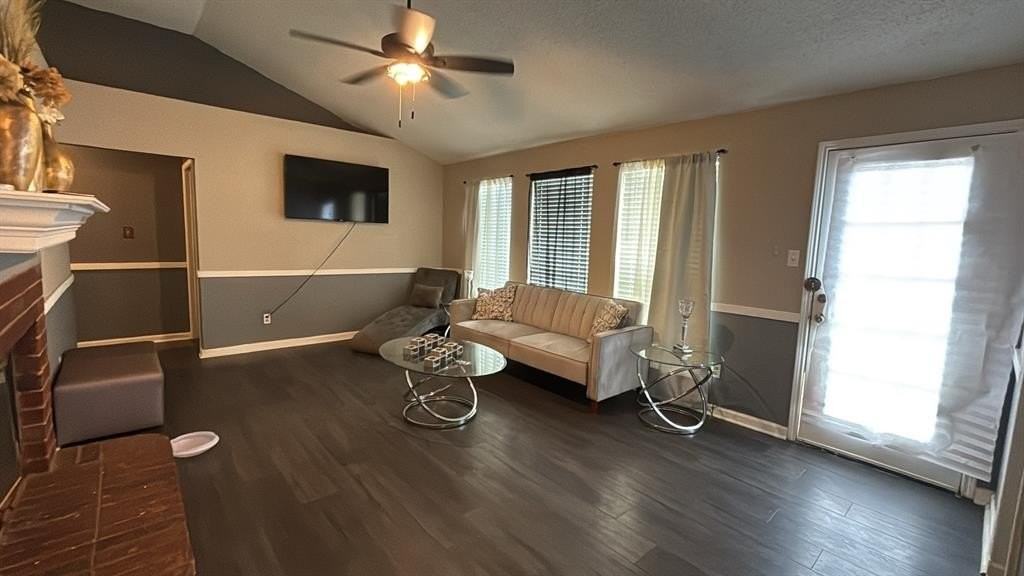 708 Port Richmond Way - Photo 3 of 11