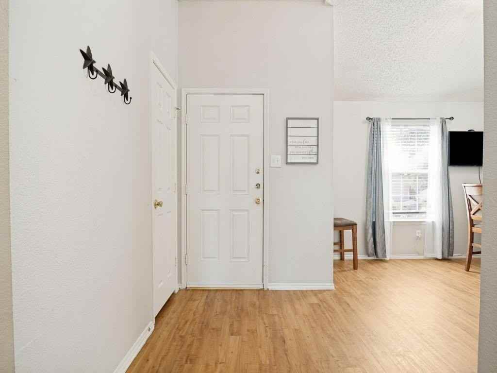1109 Alexandria Dr - Photo 3 of 26