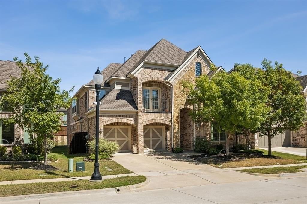 7704 Choctaw Ln - Photo 2 of 20