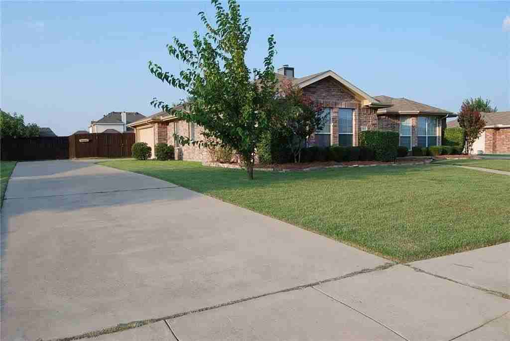 625 Rothschild Ln - Photo 2 of 22