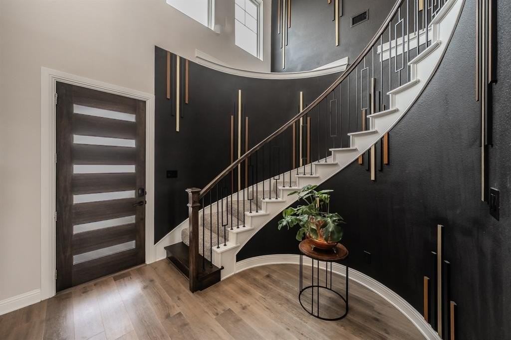 1598 Wintergreen Ct - Photo 4 of 32