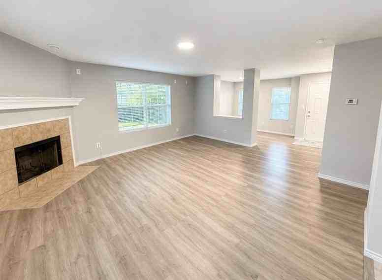 8440 Shallow Creek Dr - Photo 2 of 18