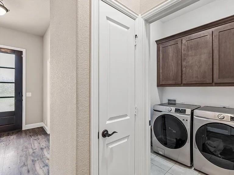 905 Sedona St - Photo 6 of 32