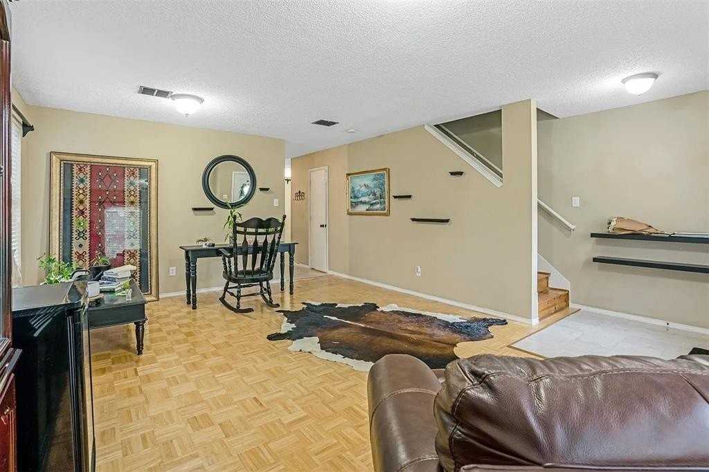 2345 Maple Dr - Photo 7 of 33