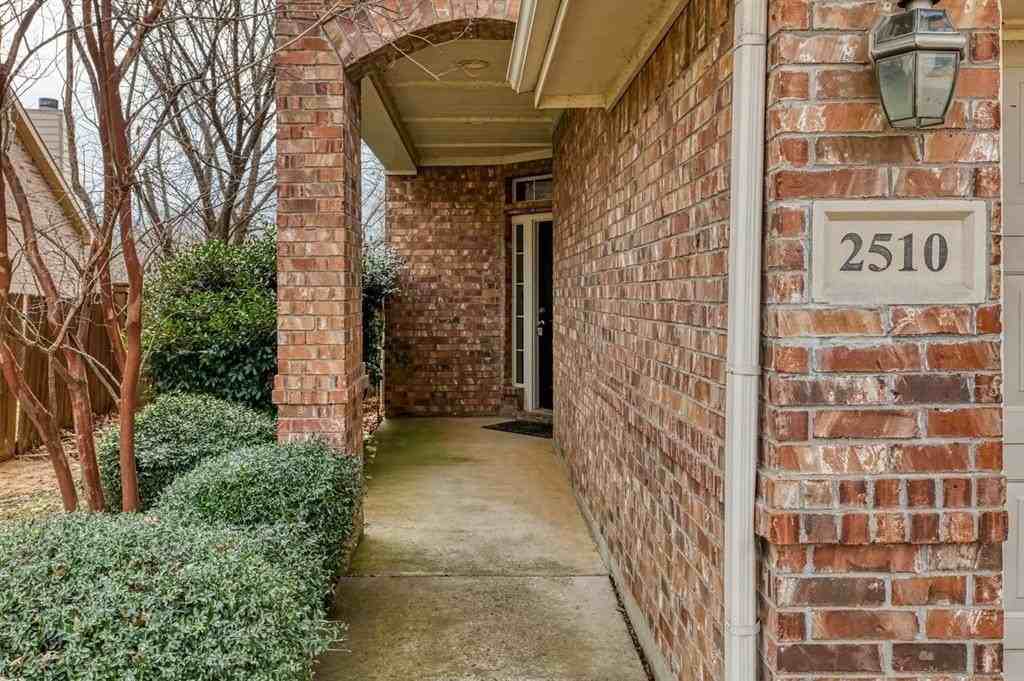 2510 Sedona St - Photo 2 of 40
