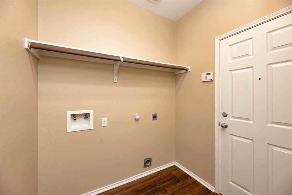 2510 Sedona St - Photo 3 of 40