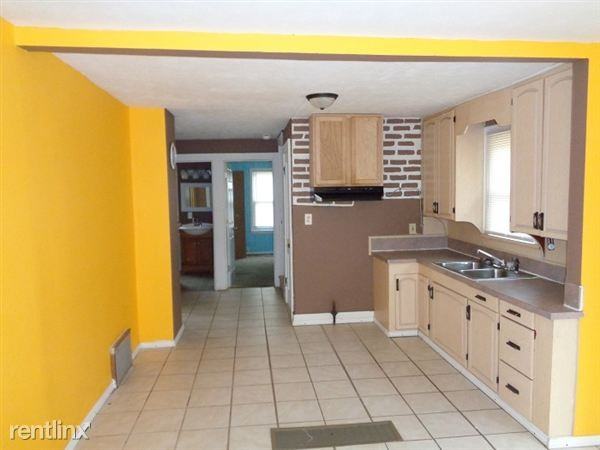 550 Mulder St - Photo 3 of 13