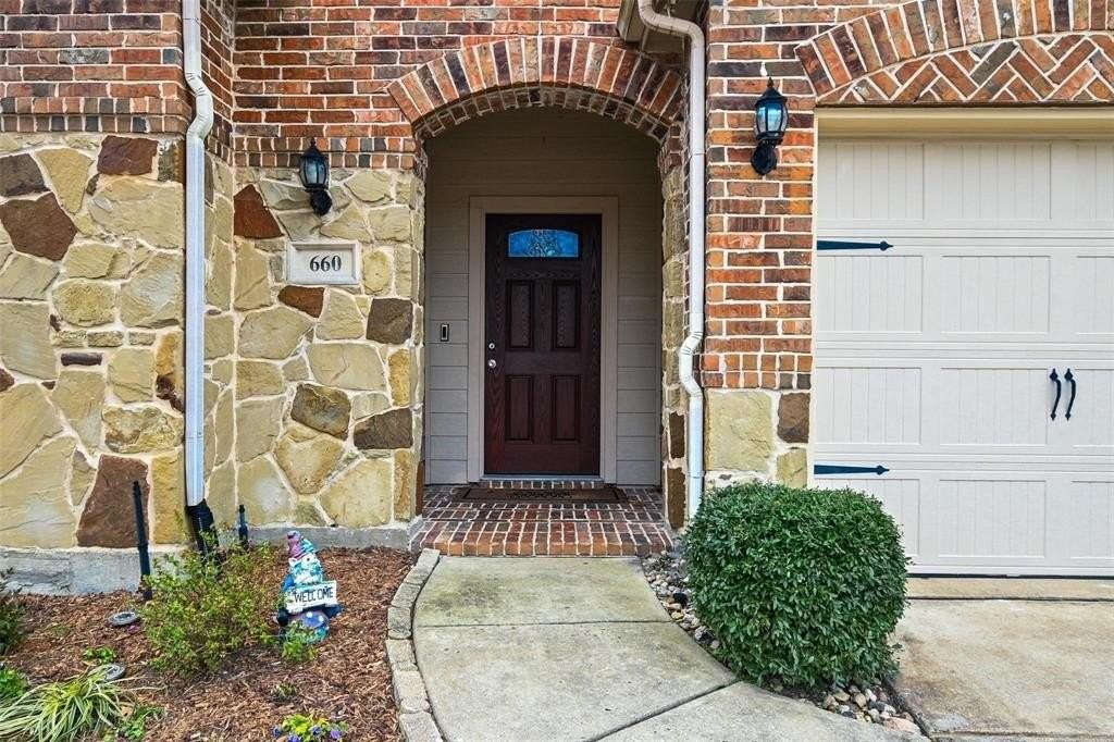 660 Payton Way - Photo 2 of 40