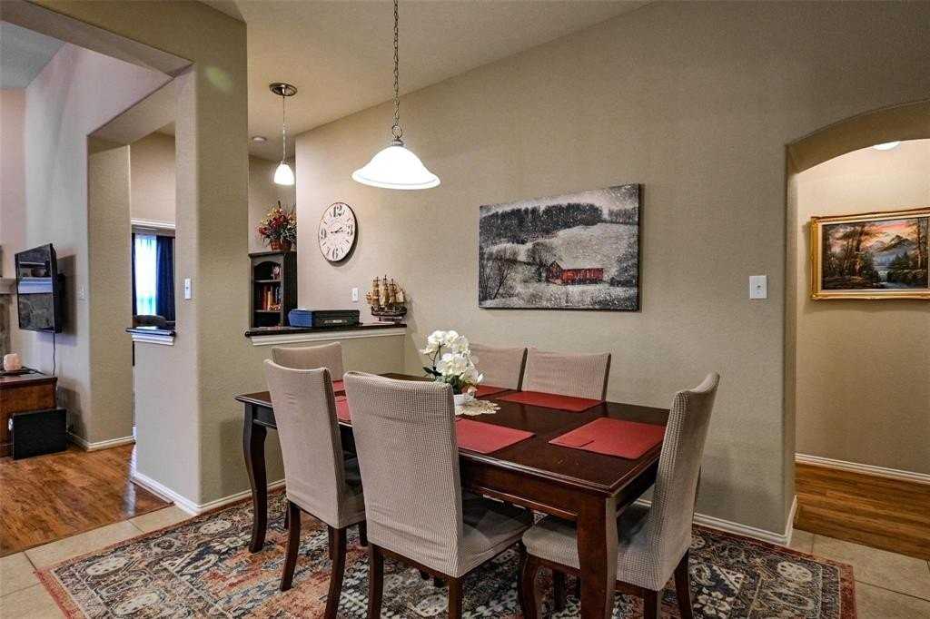 660 Payton Way - Photo 4 of 40