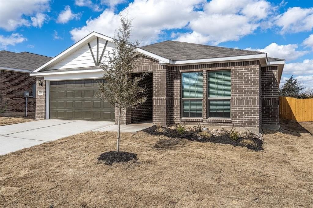 639 Arlington Park Ct - Photo 3 of 32