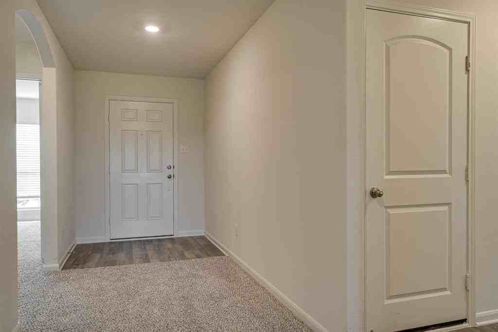 639 Arlington Park Ct - Photo 5 of 32