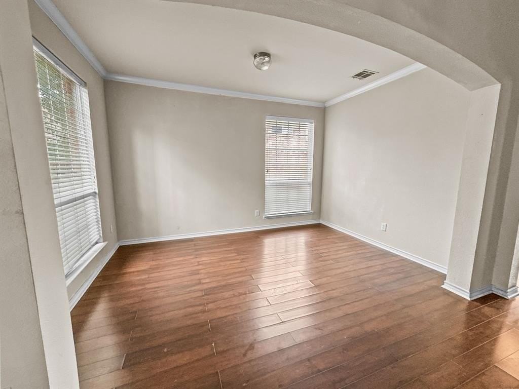5530 Greensboro Dr - Photo 2 of 17