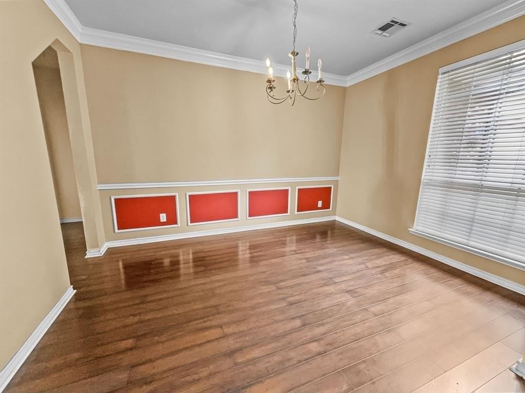 5530 Greensboro Dr - Photo 3 of 17