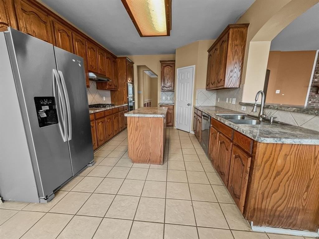 5530 Greensboro Dr - Photo 6 of 17