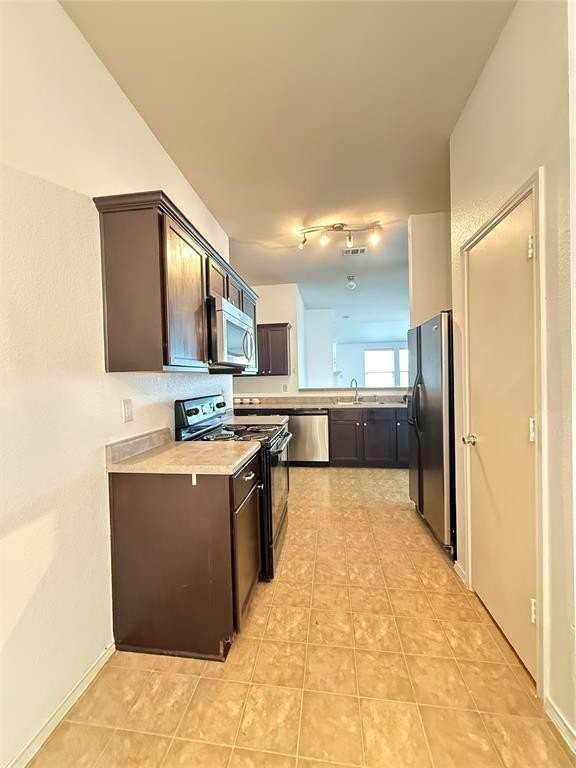 13216 Fencerow Rd - Photo 4 of 20