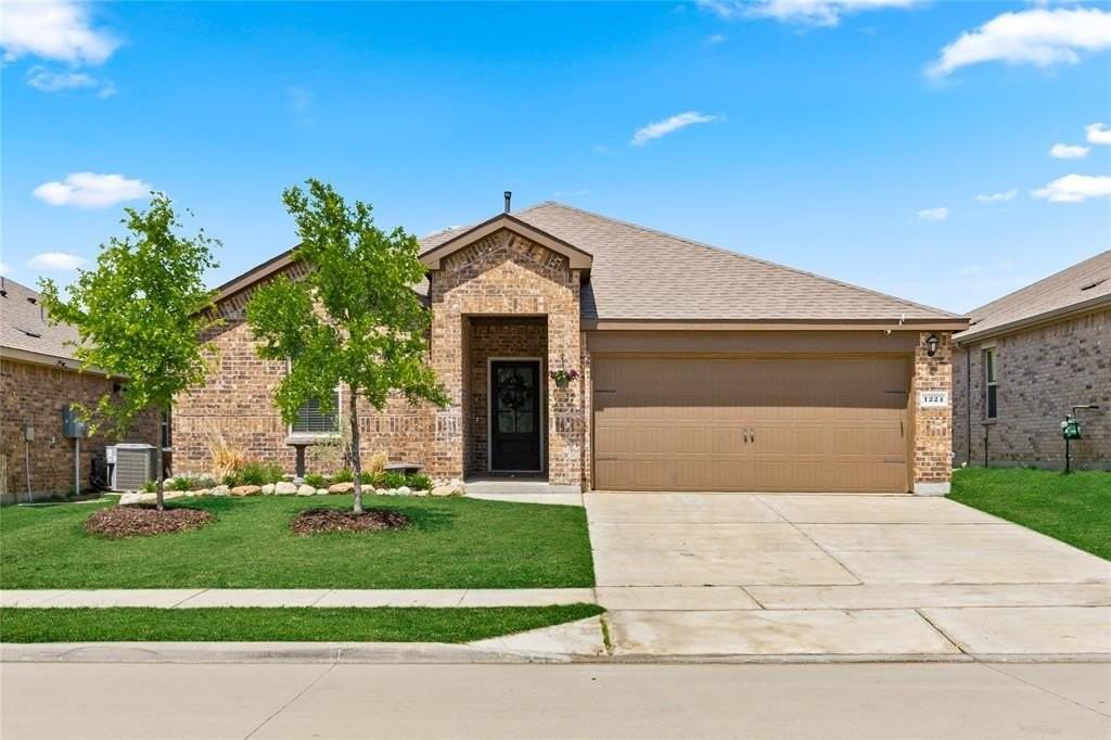 1224 Hutchings Ct - Photo 3 of 22