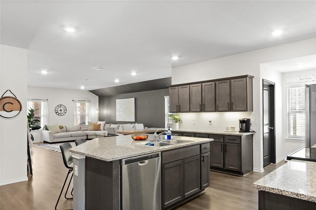 1224 Hutchings Ct - Photo 4 of 22