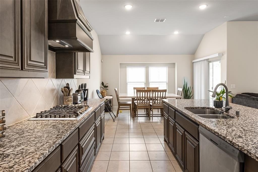 1514 Nighthawk Ln - Photo 5 of 26