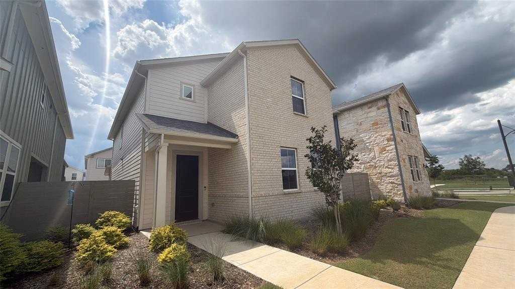 809 Blossom Ln #35