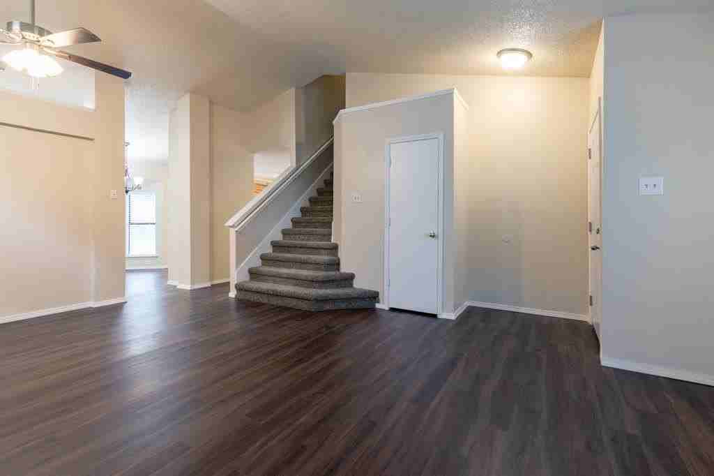 2239 Turf Club Dr - Photo 6 of 22