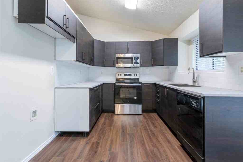 2239 Turf Club Dr - Photo 7 of 22