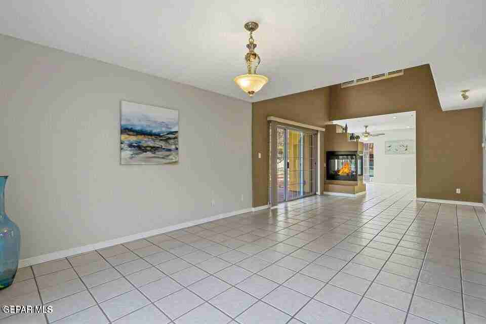 650 Vera Ct - Photo 3 of 46
