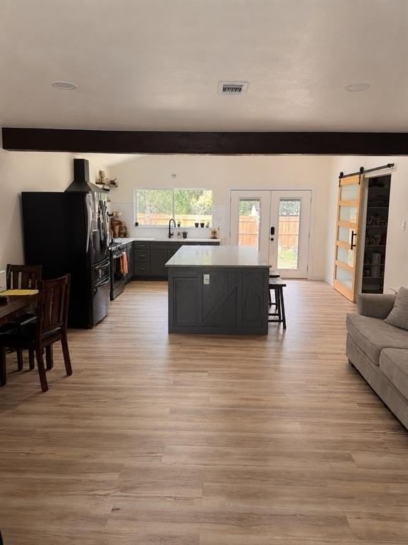 2122 Riviera Dr - Photo 3 of 9