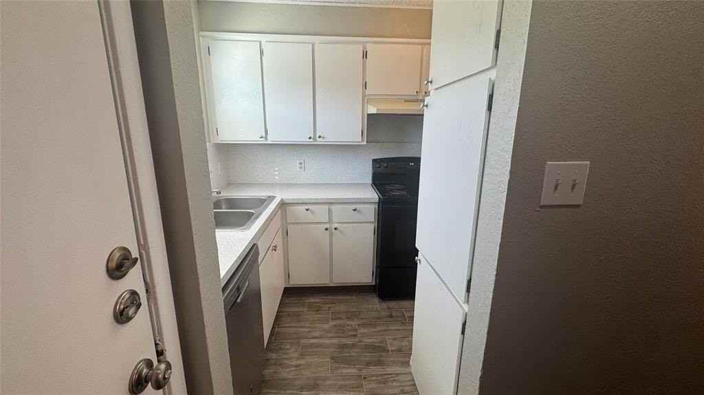 3813 Coates Cir - Photo 3 of 29