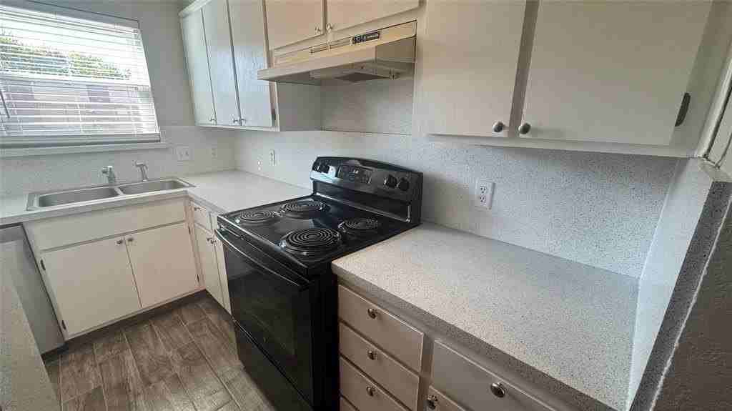 3813 Coates Cir - Photo 5 of 29