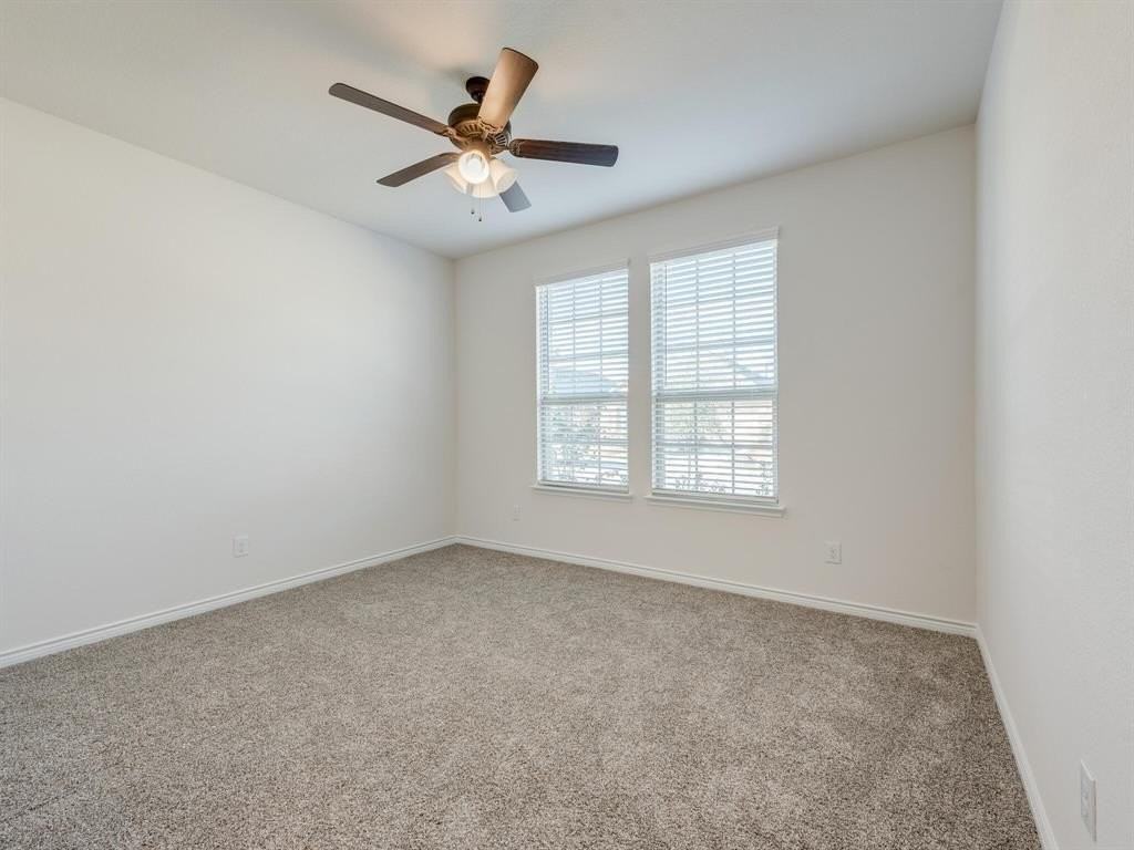 3127 Maverick Dr - Photo 5 of 35