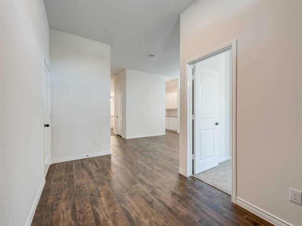 3127 Maverick Dr - Photo 7 of 35