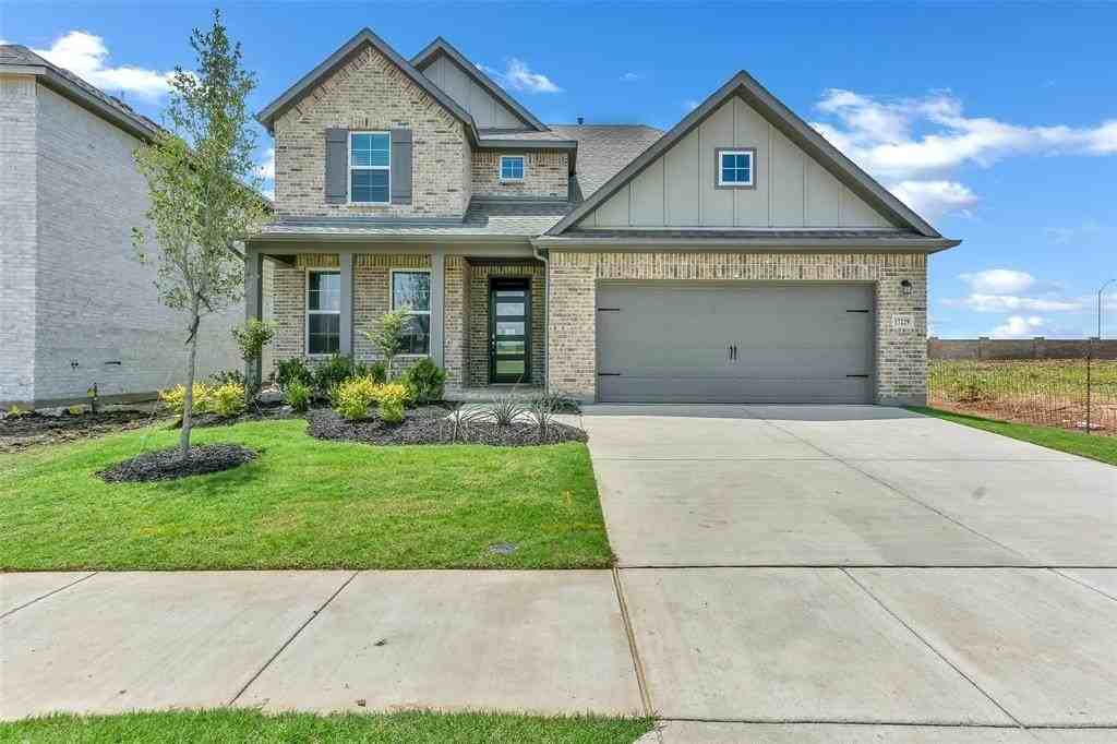 17229 Oxborough Dr - Photo 2 of 40