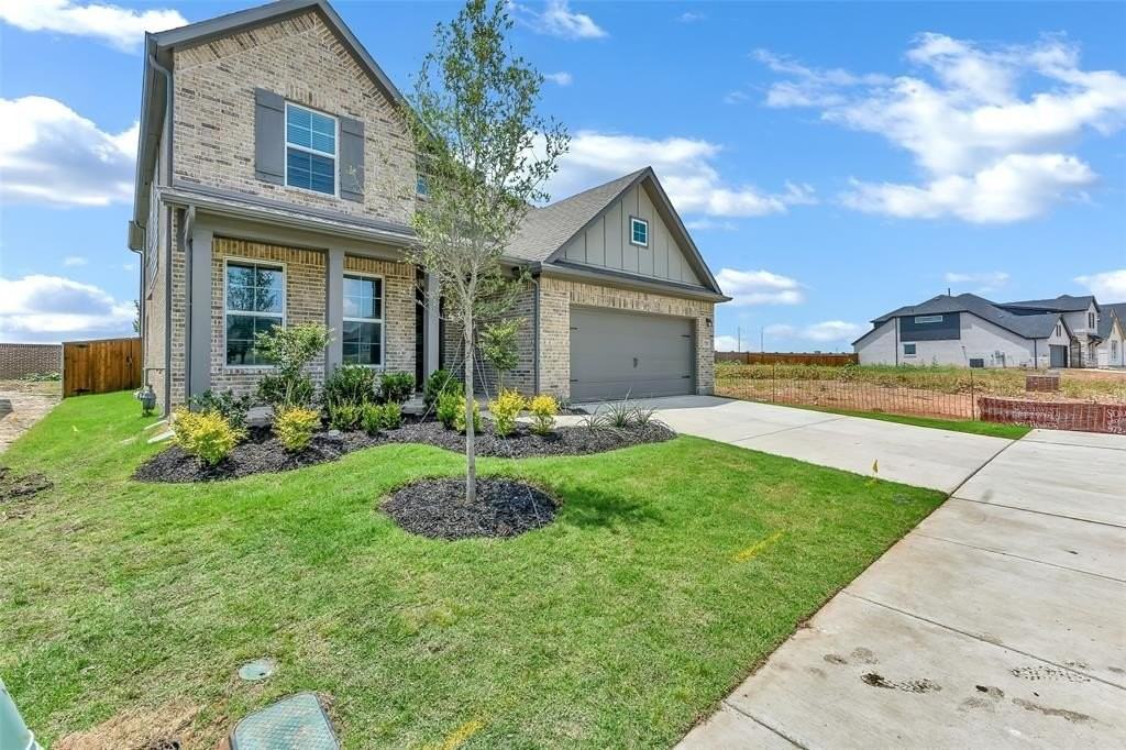 17229 Oxborough Dr - Photo 4 of 40