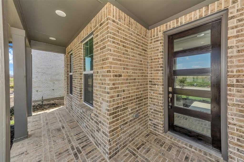 17229 Oxborough Dr - Photo 6 of 40