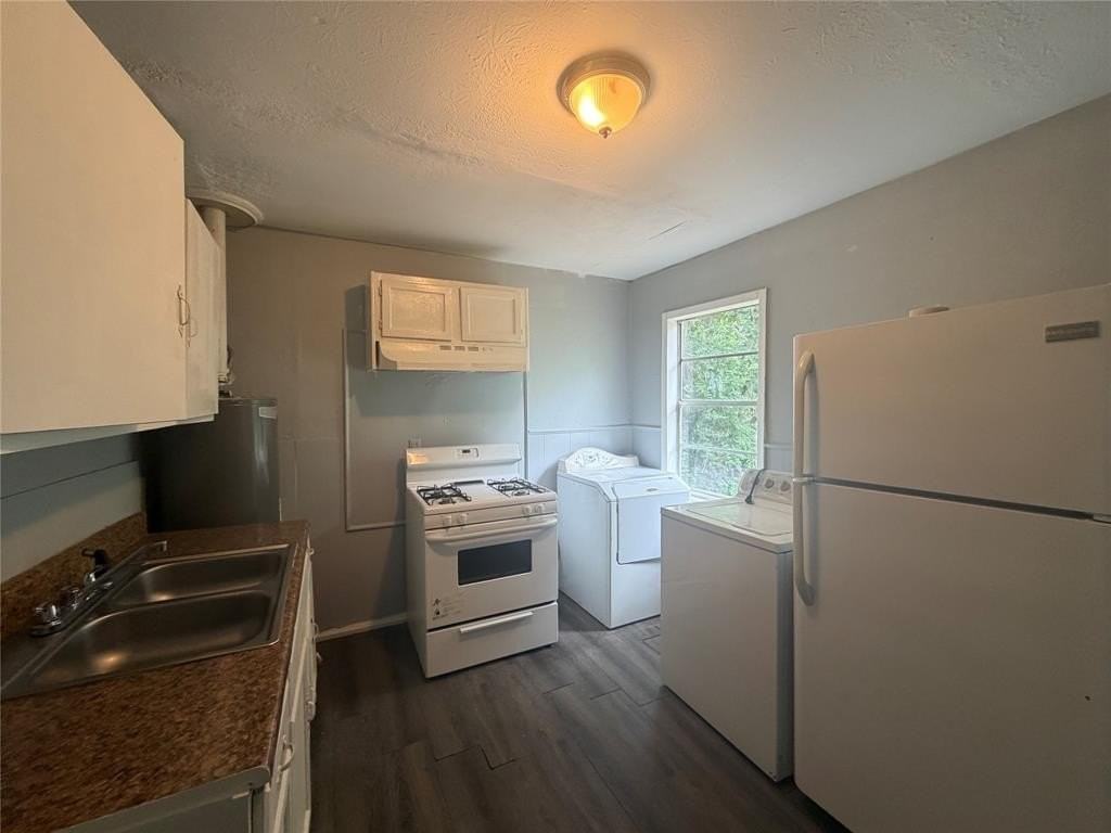 2618 Roosevelt Ave - Photo 3 of 12